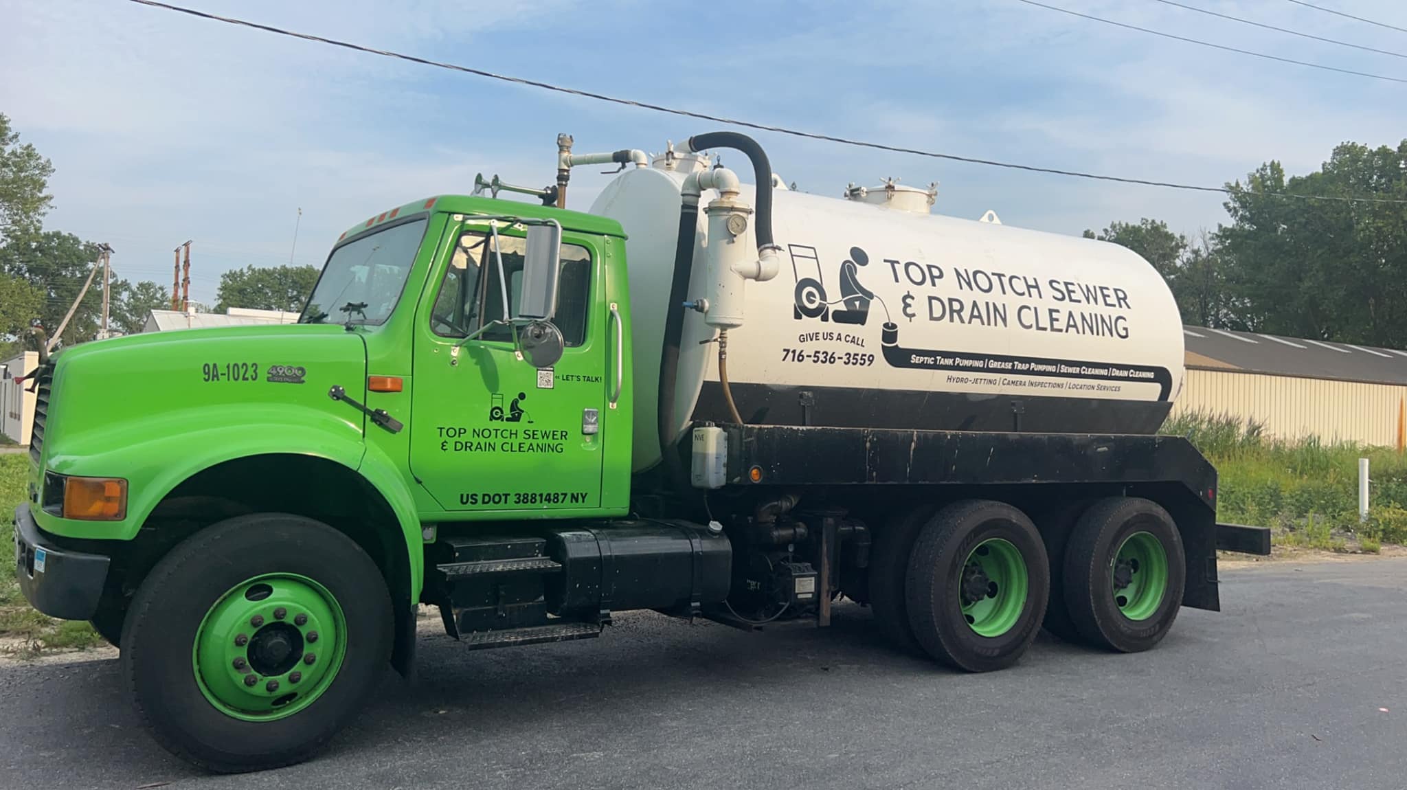 Top Notch green septic truck